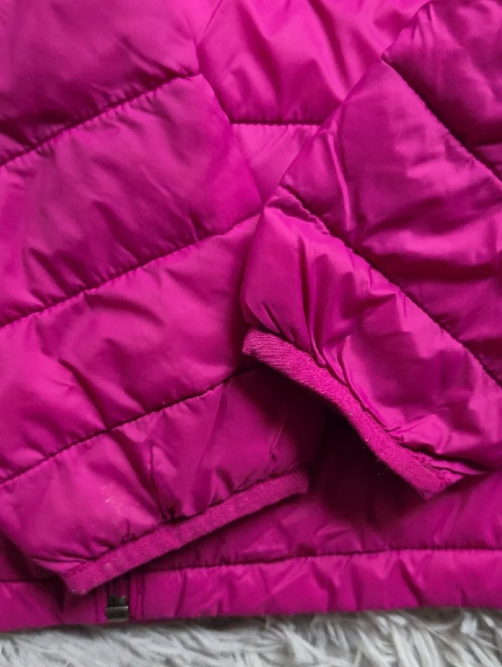 Amazon Essentials Girls' Quilted Puffer Jacket - Bright Pink